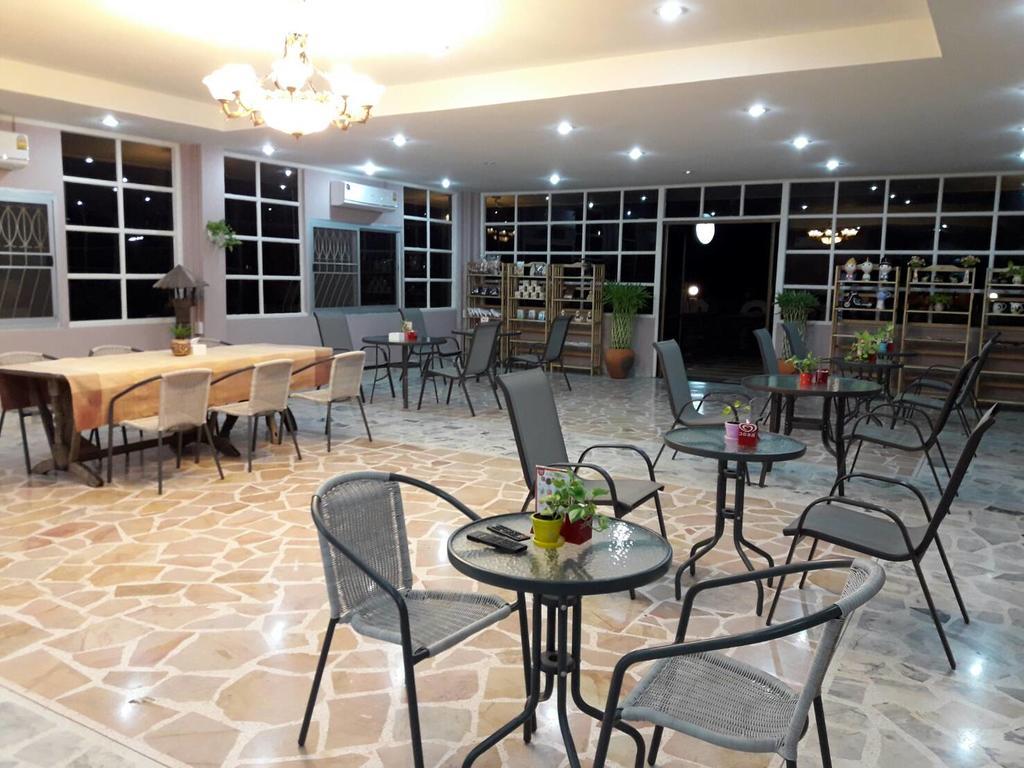 Baan Suan Geb Tawan Hotel Lop Buri Exterior foto