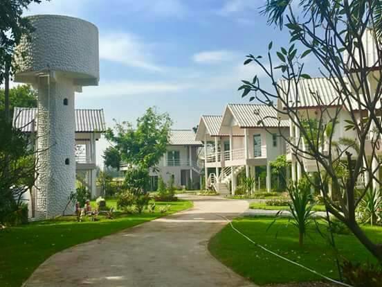 Baan Suan Geb Tawan Hotel Lop Buri Exterior foto